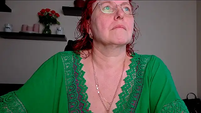 Snapshot of JoannaAndNeighbour chatting on June 21, 2026, 9:04 am JoannaAndNeighbour online show from June 21, 2026, 9:04 am