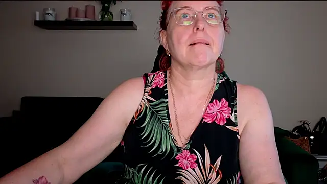 Snapshot of JoannaAndNeighbour chatting on June 29, 2026, 7:15 am JoannaAndNeighbour online show from June 29, 2026, 7:15 am