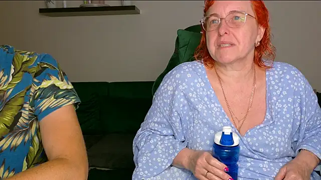 Snapshot of JoannaAndNeighbour chatting on July 9, 2026, 7:53 am JoannaAndNeighbour online show from July 9, 2026, 7:53 am