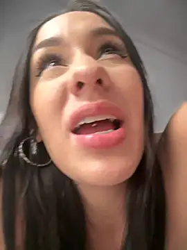 Snapshot of __IRIS__ chatting on November 20, 2025, 5:35 pm IRIS online show from November 20, 2025, 5:35 pm