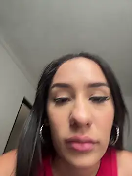 Snapshot of __IRIS__ chatting on November 19, 2025, 4:51 pm IRIS online show from November 19, 2025, 4:51 pm