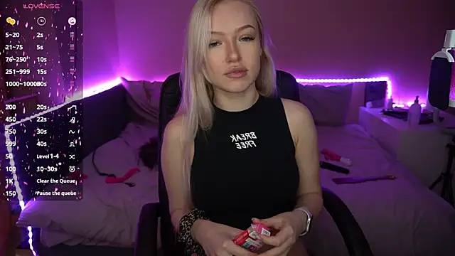 Snapshot of AmandaFiree chatting on February 26, 2025, 7:02 am AmandaFiree online show from February 26, 2025, 7:02 am