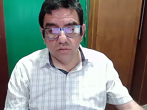 FernandoReuterG online show from October 12, 2025, 1:40 am