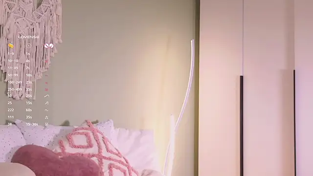 Snapshot of Rinas_secret chatting on November 8, 2025, 7:34 am Rinas secret online show from November 8, 2025, 7:34 am