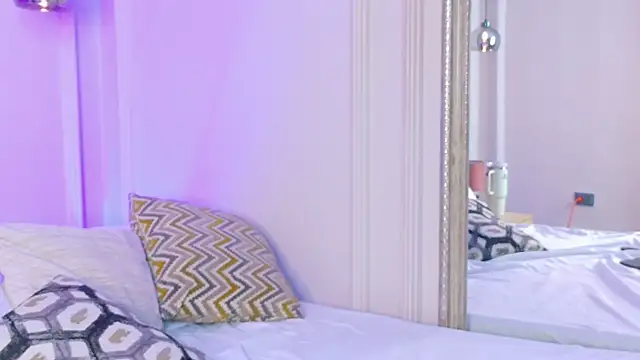 Snapshot of Sara_Boom chatting on November 13, 2025, 2:32 pm Sara Boom online show from November 13, 2025, 2:32 pm