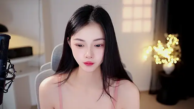 Snapshot of Ocean--Lili chatting on July 18, 2026, 2:25 pm Ocean--Lili online show from July 18, 2026, 2:25 pm
