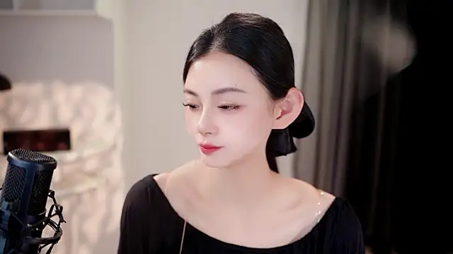 Snapshot of Ocean--Lili chatting on June 9, 2026, 2:29 pm Ocean--Lili online show from June 9, 2026, 2:29 pm