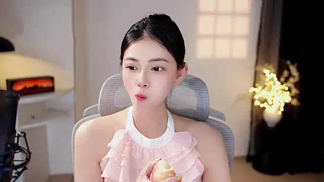Snapshot of Ocean--Lili chatting on July 24, 2026, 2:13 pm Ocean--Lili online show from July 24, 2026, 2:13 pm