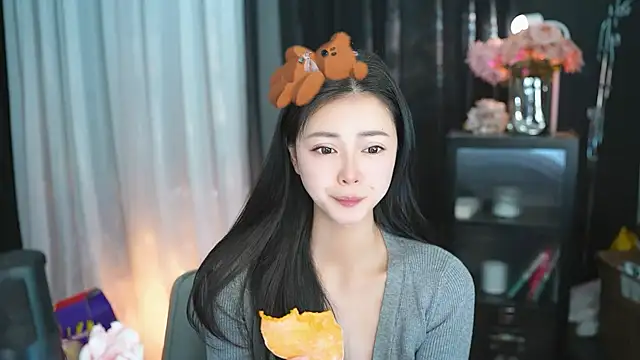 Ocean--Lili online show from March 13, 2025, 2:12 pm