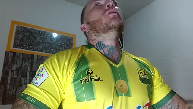 Snapshot of stripnolimits chatting on November 8, 2025, 11:41 pm stripnolimits online show from November 8, 2025, 11:41 pm