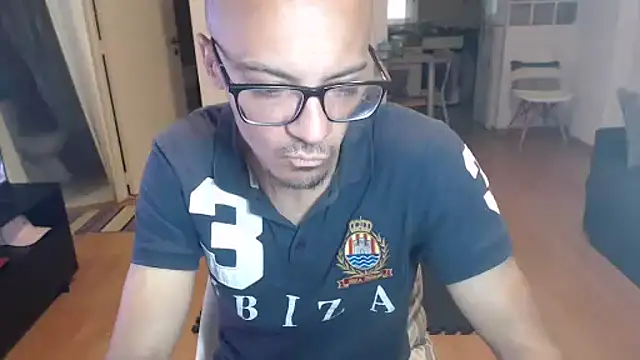 Snapshot of guachin_hunk chatting on November 7, 2025, 3:05 pm guachin hunk online show from November 7, 2025, 3:05 pm