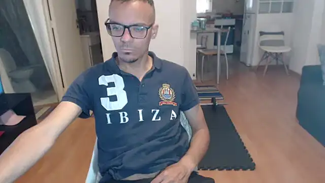 Snapshot of guachin_hunk chatting on November 5, 2025, 3:37 pm guachin hunk online show from November 5, 2025, 3:37 pm