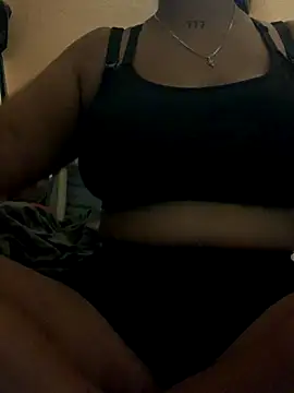 Snapshot of Madsion23 chatting on October 19, 2025, 10:01 pm Madsion23 online show from October 19, 2025, 10:01 pm