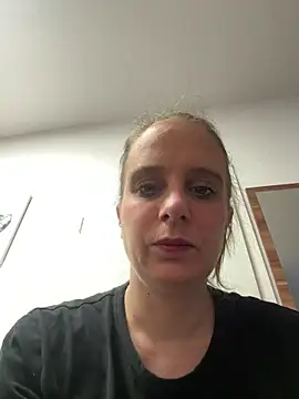 Snapshot of LadyChantale chatting on April 30, 2026, 5:25 am LadyChantale online show from April 30, 2026, 5:25 am