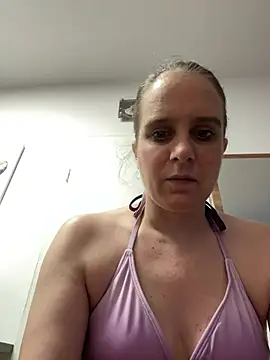 Snapshot of LadyChantale chatting on May 6, 2026, 6:28 am LadyChantale online show from May 6, 2026, 6:28 am