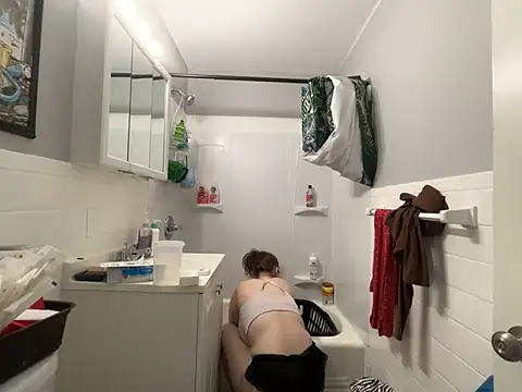 Snowbunnycake 131 online show from November 3, 2025, 10:46 pm