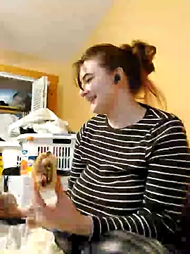 Snowbunnycake 131 online show from December 7, 2024, 6:32 pm