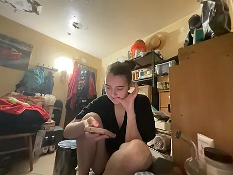 Snowbunnycake 131 online show from June 28, 2026, 3:02 am