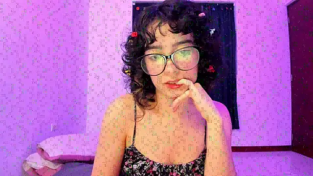  Lunnaa  online show from November 14, 2025, 11:41 pm