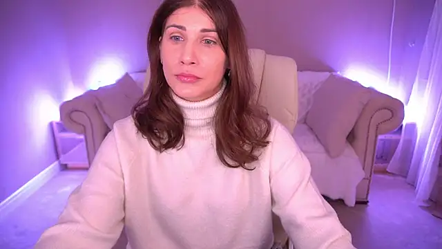 Snapshot of CassandraGood chatting on November 15, 2025, 6:28 am CassandraGood online show from November 15, 2025, 6:28 am