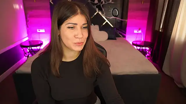 Snapshot of CassandraGood chatting on November 14, 2025, 7:34 am CassandraGood online show from November 14, 2025, 7:34 am