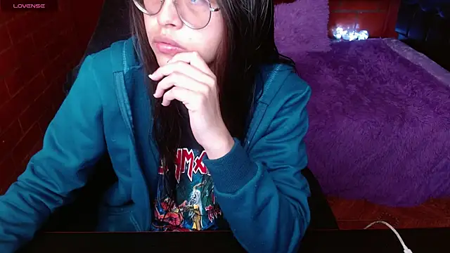Snapshot of MidoriQuiinn chatting on June 14, 2026, 4:08 pm MidoriQuiinn online show from June 14, 2026, 4:08 pm