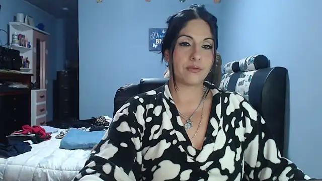 Snapshot of sahtlove1 chatting on June 23, 2026, 1:14 am sahtlove1 online show from June 23, 2026, 1:14 am