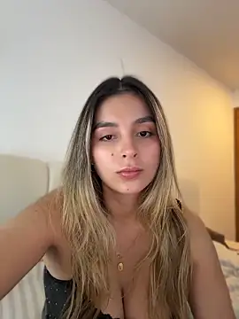 Snapshot of oriana_zoeee chatting on May 6, 2026, 11:53 pm oriana zoeee online show from May 6, 2026, 11:53 pm