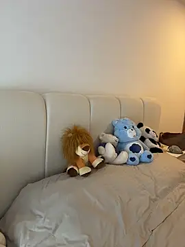 Snapshot of oriana_zoeee chatting on March 13, 2026, 11:32 pm oriana zoeee online show from March 13, 2026, 11:32 pm