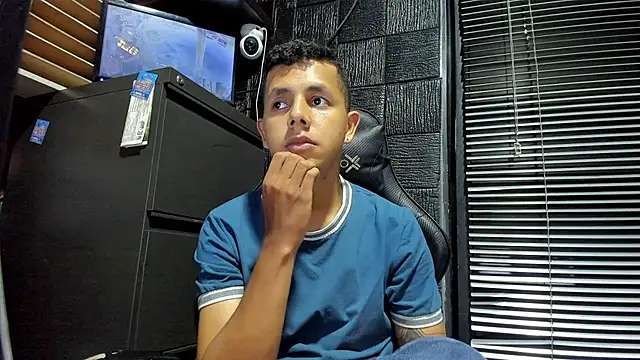 Snapshot of boy_bigcock24cm chatting on July 12, 2026, 12:11 am boy bigcock24cm online show from July 12, 2026, 12:11 am