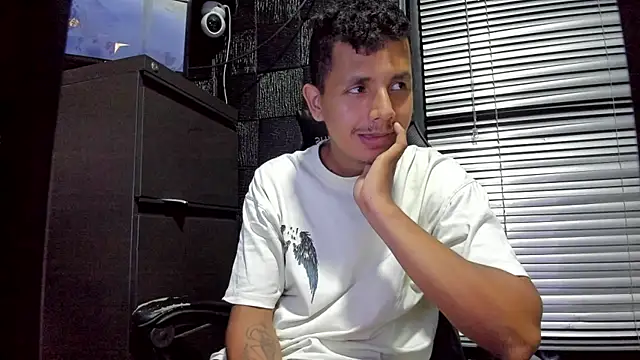 Snapshot of boy_bigcock24cm chatting on July 25, 2026, 12:07 am boy bigcock24cm online show from July 25, 2026, 12:07 am