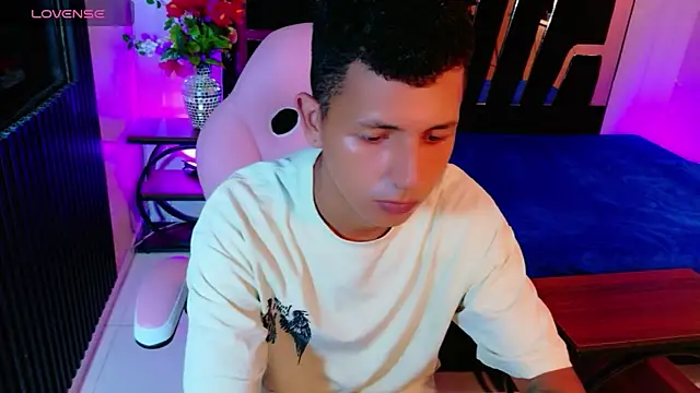 boy bigcock24cm online show from May 6, 2026, 4:05 am