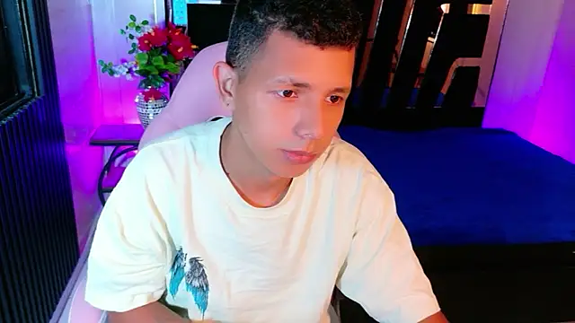 boy bigcock24cm online show from May 1, 2026, 9:36 am