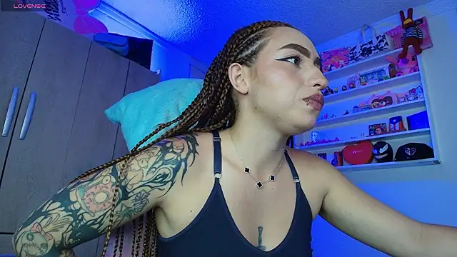 valenor  online show from February 10, 2026, 2:43 am