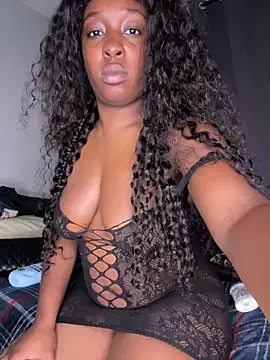 tokyopetitexx online show from October 8, 2025, 1:12 pm