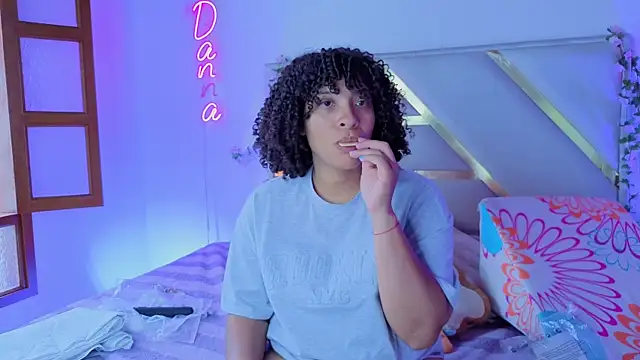 Snapshot of DannaBerry chatting on July 10, 2026, 6:52 pm DannaBerry online show from July 10, 2026, 6:52 pm