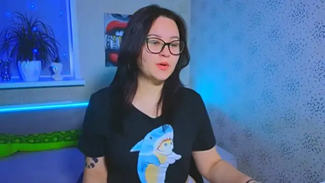 Snapshot of EsterLogan chatting on November 23, 2025, 7:07 am EsterLogan online show from November 23, 2025, 7:07 am