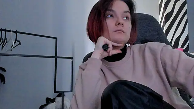 Snapshot of SamantaLong chatting on November 17, 2025, 9:24 am SamantaLong online show from November 17, 2025, 9:24 am