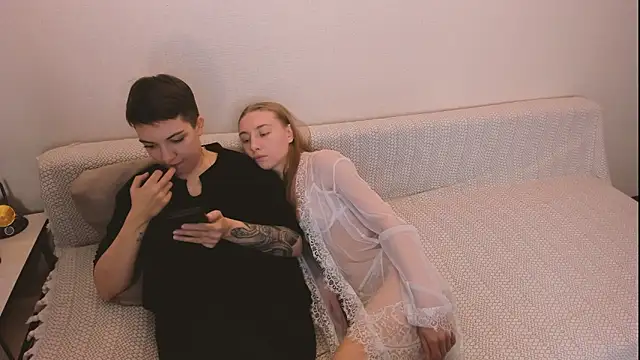 secret dreams   online show from February 15, 2026, 1:54 pm