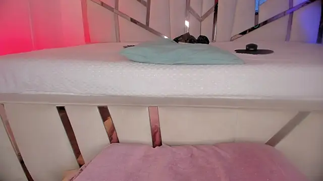 hot booty  online show from July 10, 2026, 10:10 pm