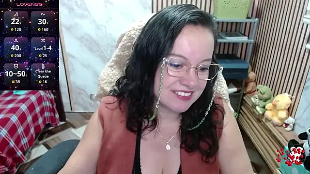 Snapshot of Sonialorens_ chatting on April 8, 2026, 4:08 pm Sonialorens online show from April 8, 2026, 4:08 pm
