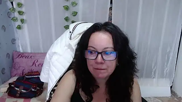 Sonialorens  online show from January 28, 2025, 4:08 pm