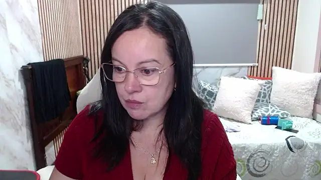 Snapshot of Sonialorens_ chatting on May 15, 2026, 5:33 pm Sonialorens online show from May 15, 2026, 5:33 pm