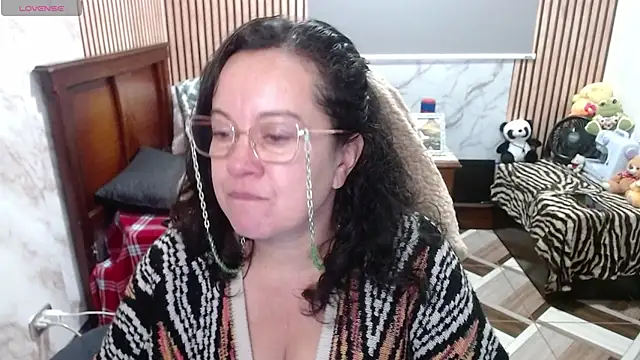 Snapshot of Sonialorens_ chatting on April 15, 2026, 4:00 pm Sonialorens online show from April 15, 2026, 4:00 pm