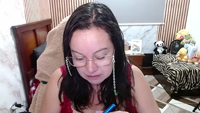 Snapshot of Sonialorens_ chatting on April 20, 2026, 3:35 pm Sonialorens online show from April 20, 2026, 3:35 pm