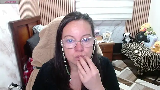 Snapshot of Sonialorens_ chatting on April 17, 2026, 9:39 pm Sonialorens online show from April 17, 2026, 9:39 pm