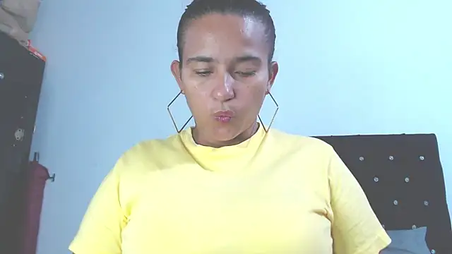 Snapshot of isabella_dirty69 chatting on May 19, 2026, 10:17 pm isabella dirty69 online show from May 19, 2026, 10:17 pm