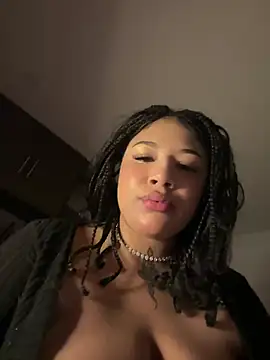 Snapshot of IamSashaLuv chatting on February 18, 2025, 6:37 am IamSashaLuv online show from February 18, 2025, 6:37 am