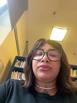 Snapshot of IamSashaLuv chatting on October 30, 2025, 9:29 am IamSashaLuv online show from October 30, 2025, 9:29 am