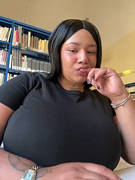 Snapshot of IamSashaLuv chatting on October 8, 2025, 8:05 am IamSashaLuv online show from October 8, 2025, 8:05 am